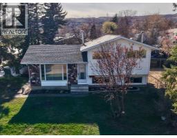 9714 77 Avenue, Peace River, AB T8S1C9 Photo 8