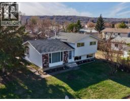 9714 77 Avenue, Peace River, AB T8S1C9 Photo 7