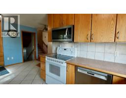 9714 77 Avenue, Peace River, AB T8S1C9 Photo 12