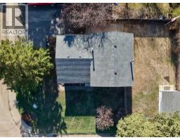 9714 77 Avenue, Peace River, AB T8S1C9 Photo 6