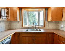9714 77 Avenue, Peace River, AB T8S1C9 Photo 13