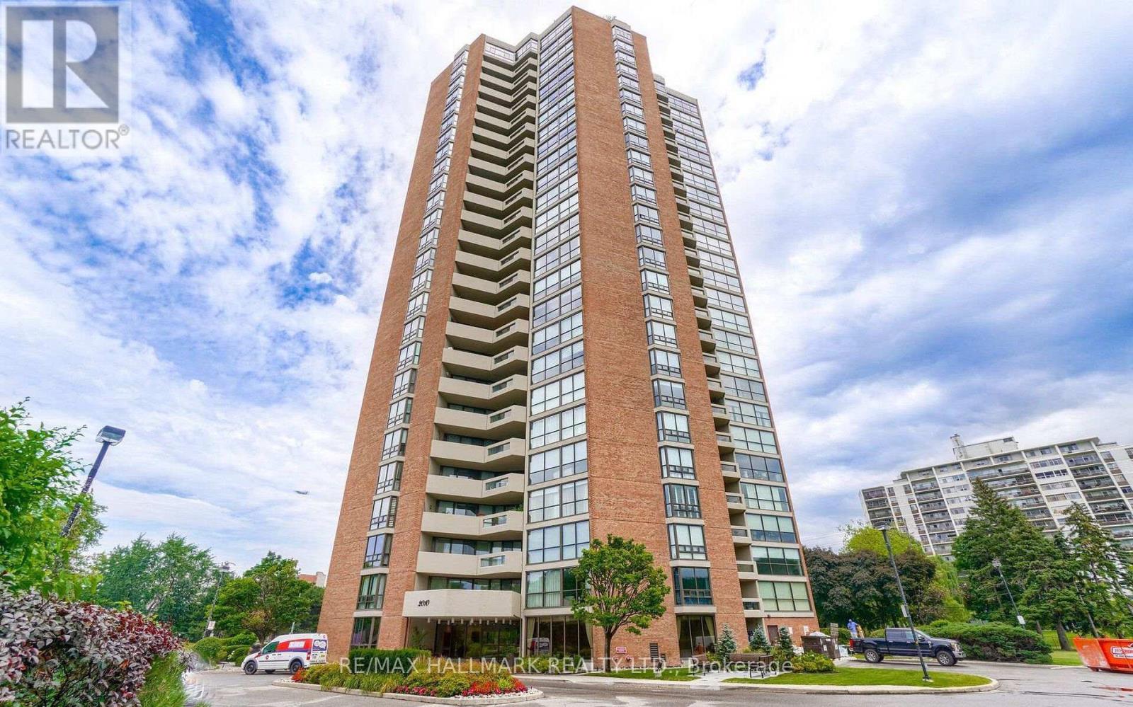 #301 2010 ISLINGTON AVENUE - 17