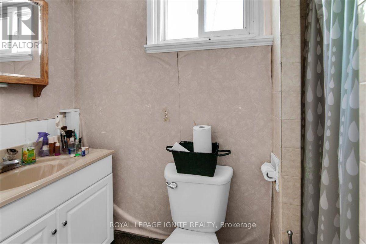 76 Celeste Drive, Toronto, ON photo 37