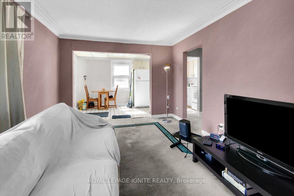 76 CELESTE DRIVE - 8