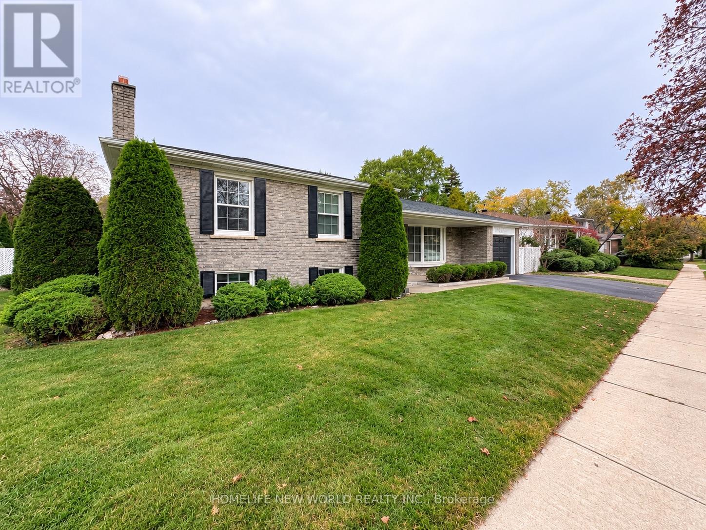 Photo of 53 PEBBLEHILL SQUARE