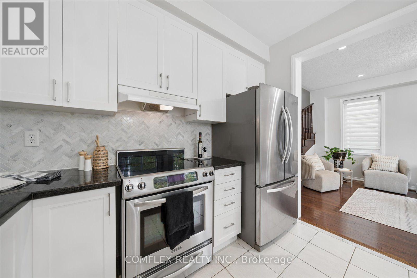 59 HODNETT CRESCENT - Image 21