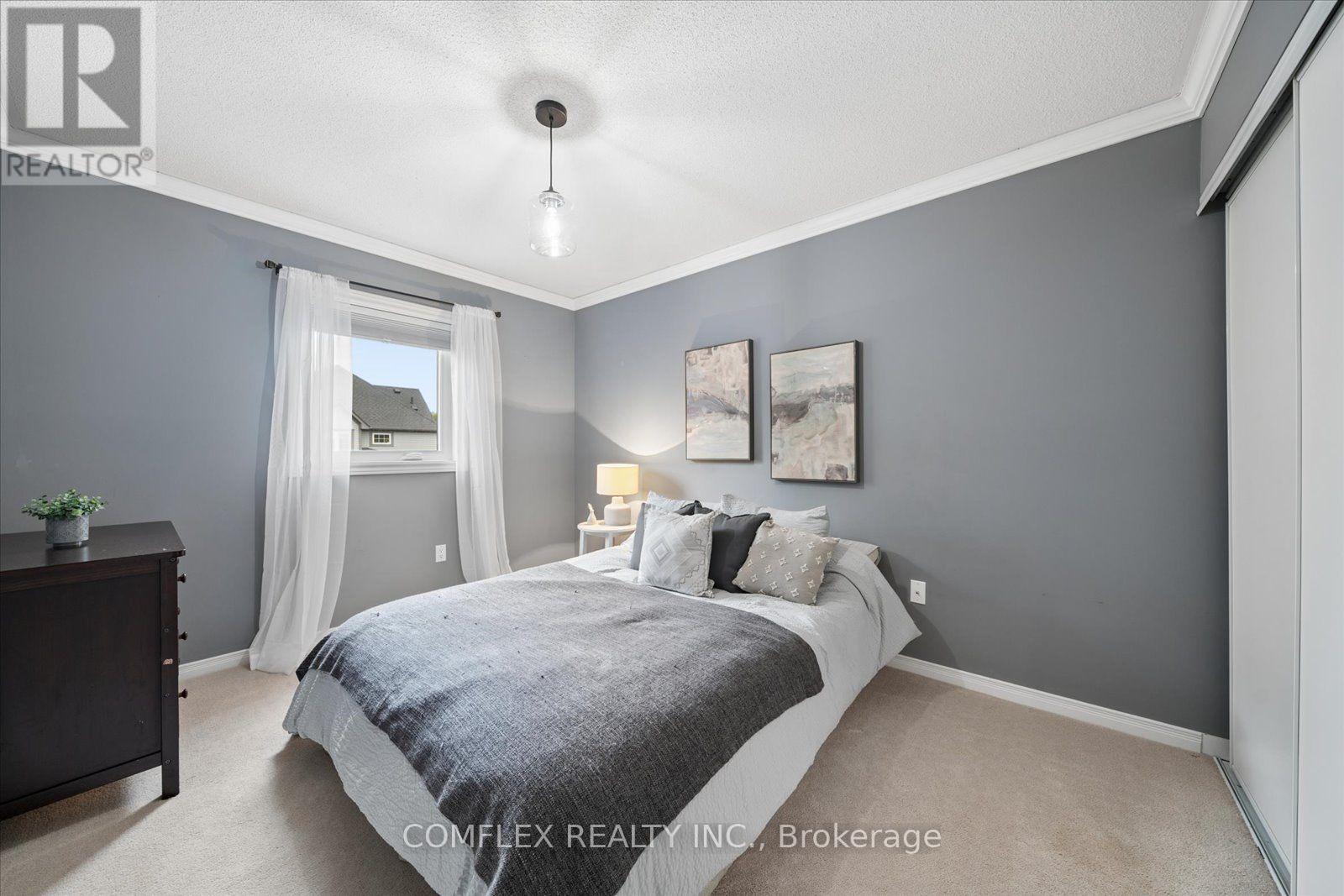 59 HODNETT CRESCENT - Image 32