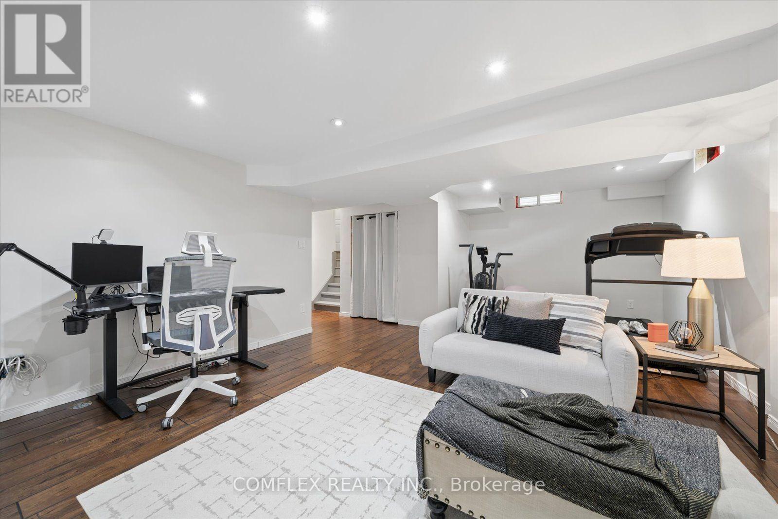 59 HODNETT CRESCENT - Image 43