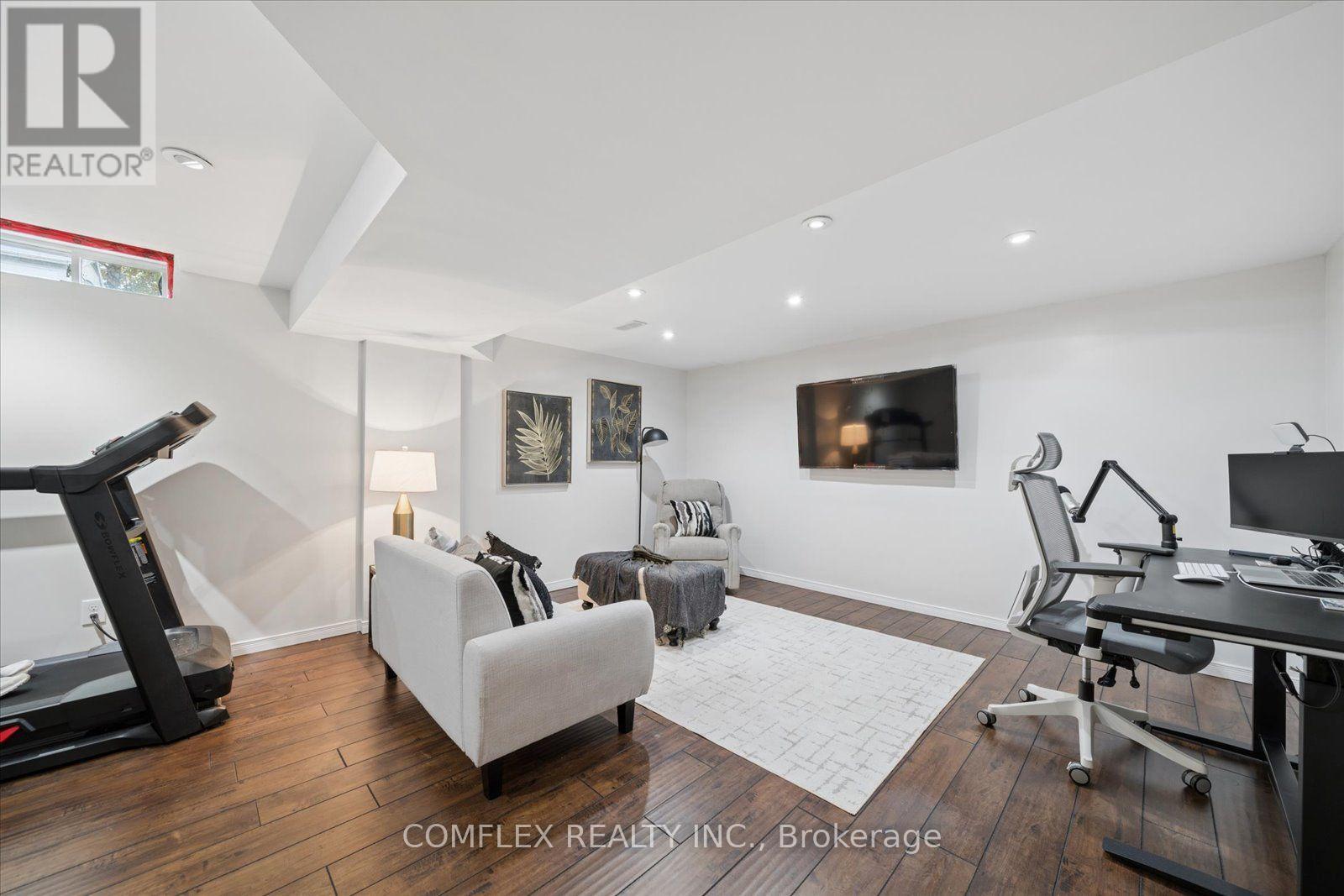59 HODNETT CRESCENT - Image 44
