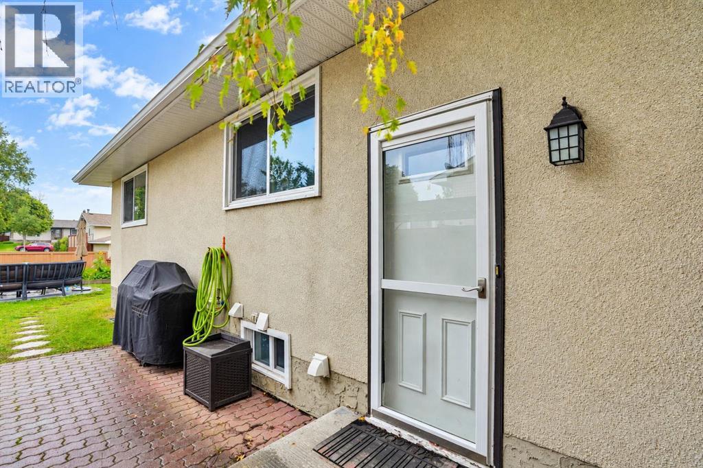 158 Rundleview Close NE - 32