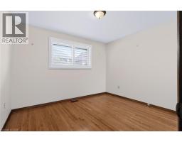 Bedroom - 261 Carla Avenue, Stoney Creek, ON L8G3M9 Photo 9