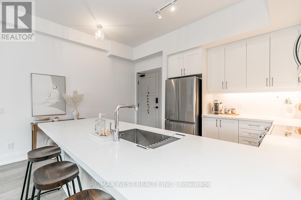 #212 1 HUME STREET - 10
