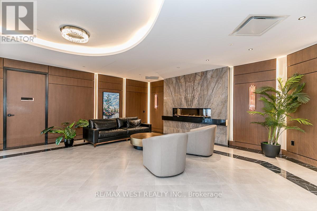 #212 1 HUME STREET - 30