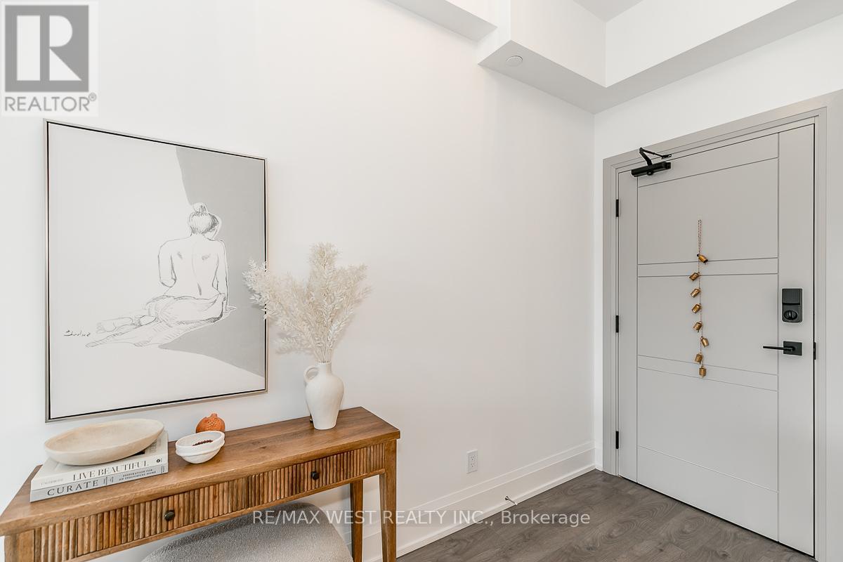 #212 1 HUME STREET - 4