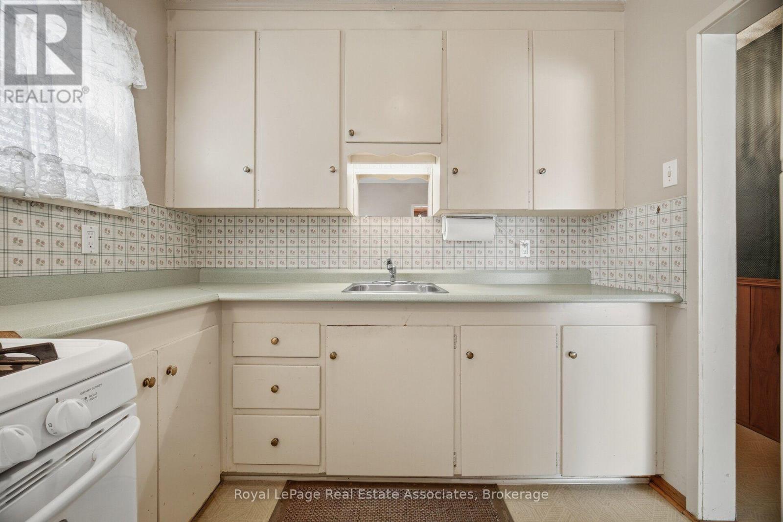 68 ALLENBY AVENUE - Image 22