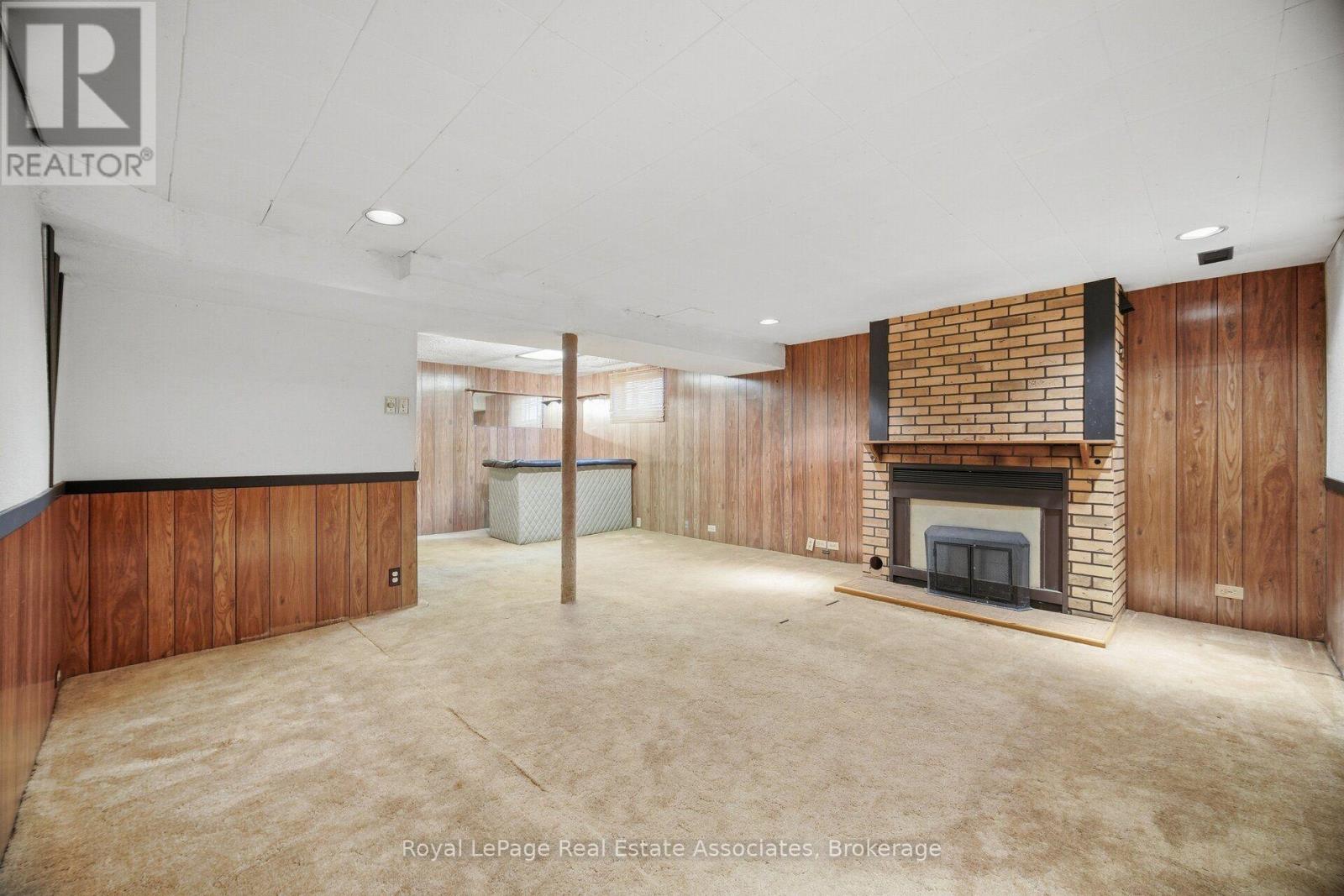 68 ALLENBY AVENUE - 38
