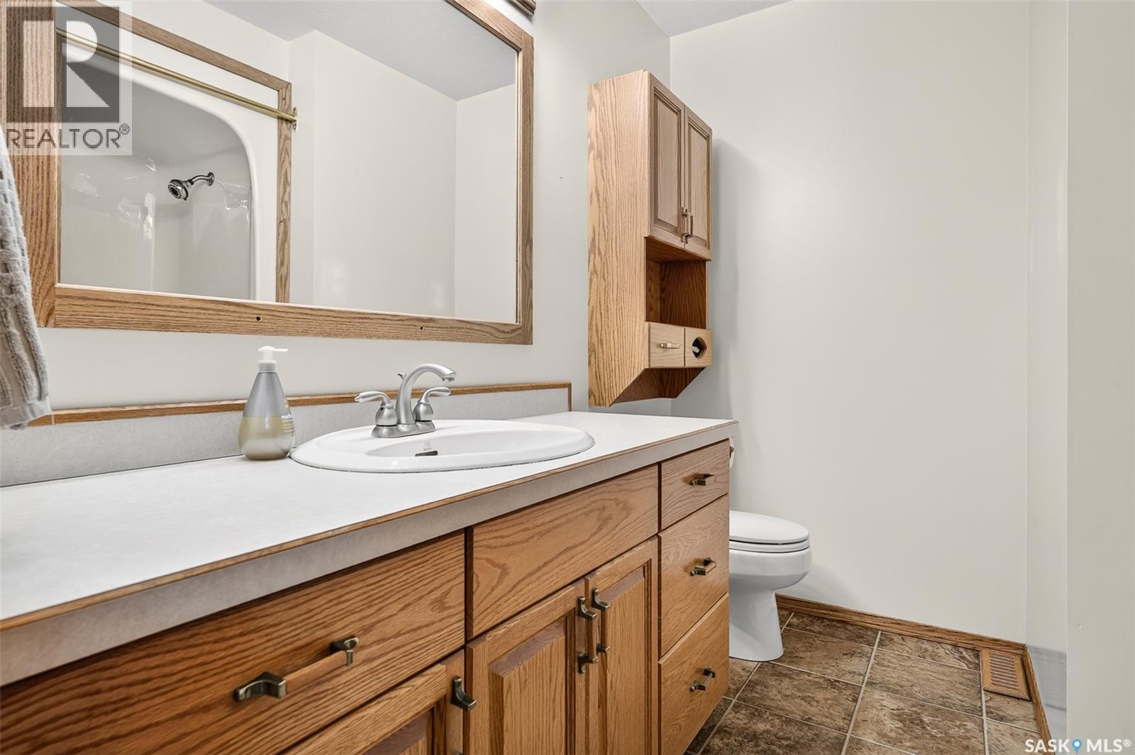 1002 Vaughan STREET, Moose Jaw — photo 24