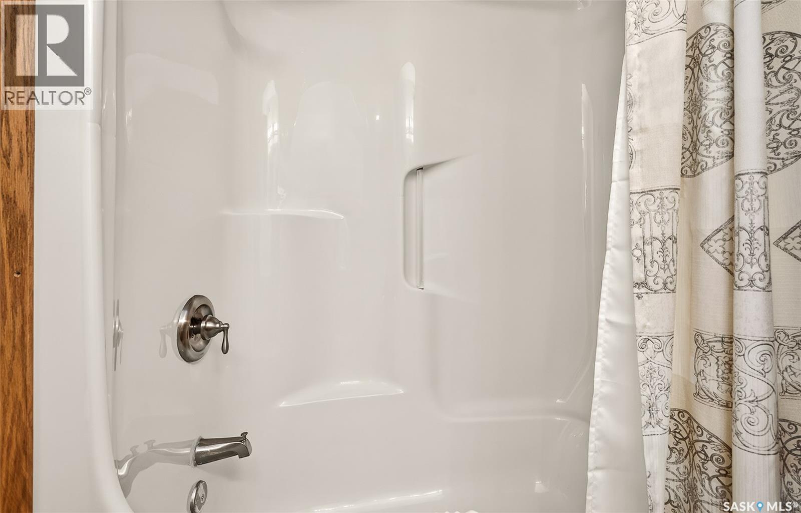 1002 Vaughan STREET, Moose Jaw — photo 26