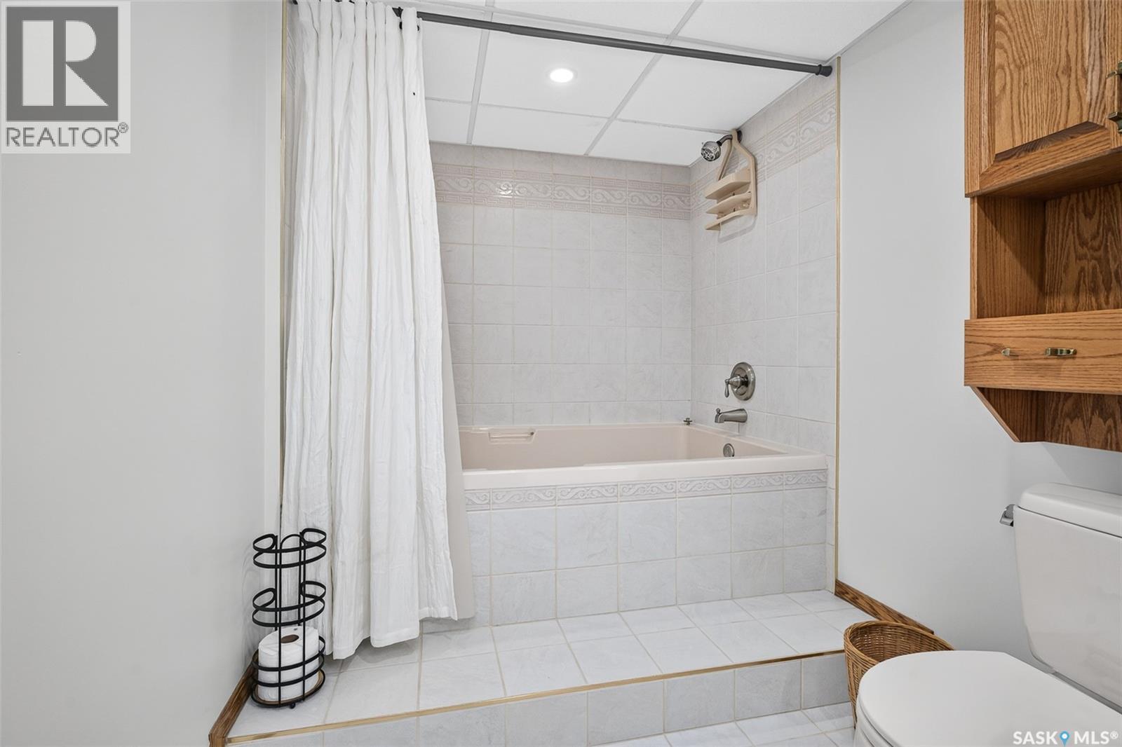 1002 Vaughan STREET - 51