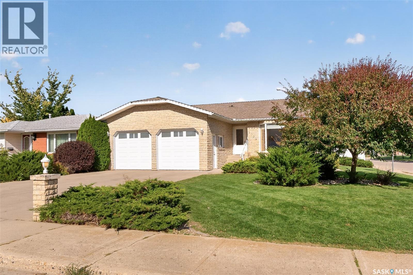 1002 Vaughan STREET - 86