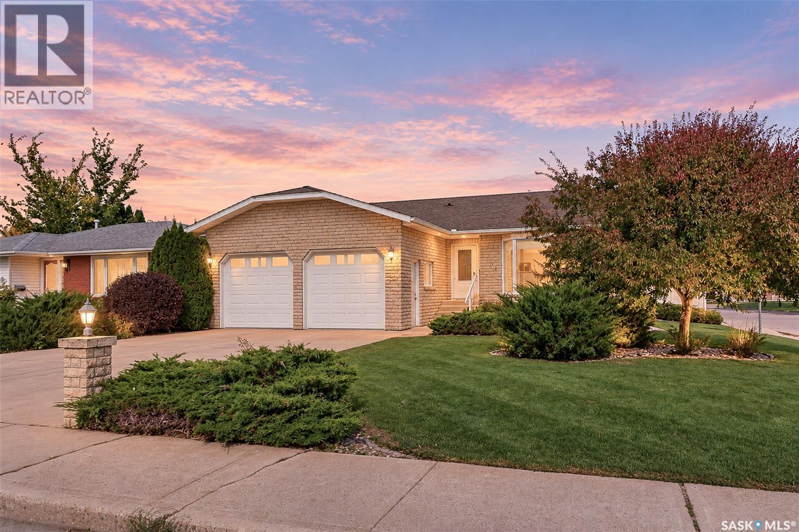 1002 Vaughan STREET - 93