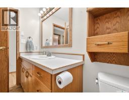 1002 Vaughan Street, Moose Jaw, SK S6H5P2 Photo 27