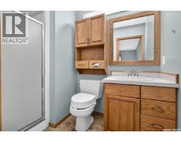 1002 Vaughan Street, Moose Jaw, SK S6H5P2 Photo 37