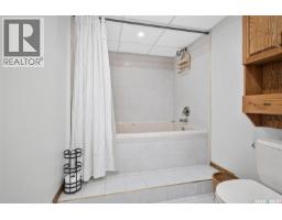 1002 Vaughan Street, Moose Jaw, SK S6H5P2 Photo 51