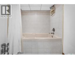 1002 Vaughan Street, Moose Jaw, SK S6H5P2 Photo 52