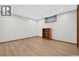 1002 Vaughan Street, Moose Jaw, SK S6H5P2 Photo 55