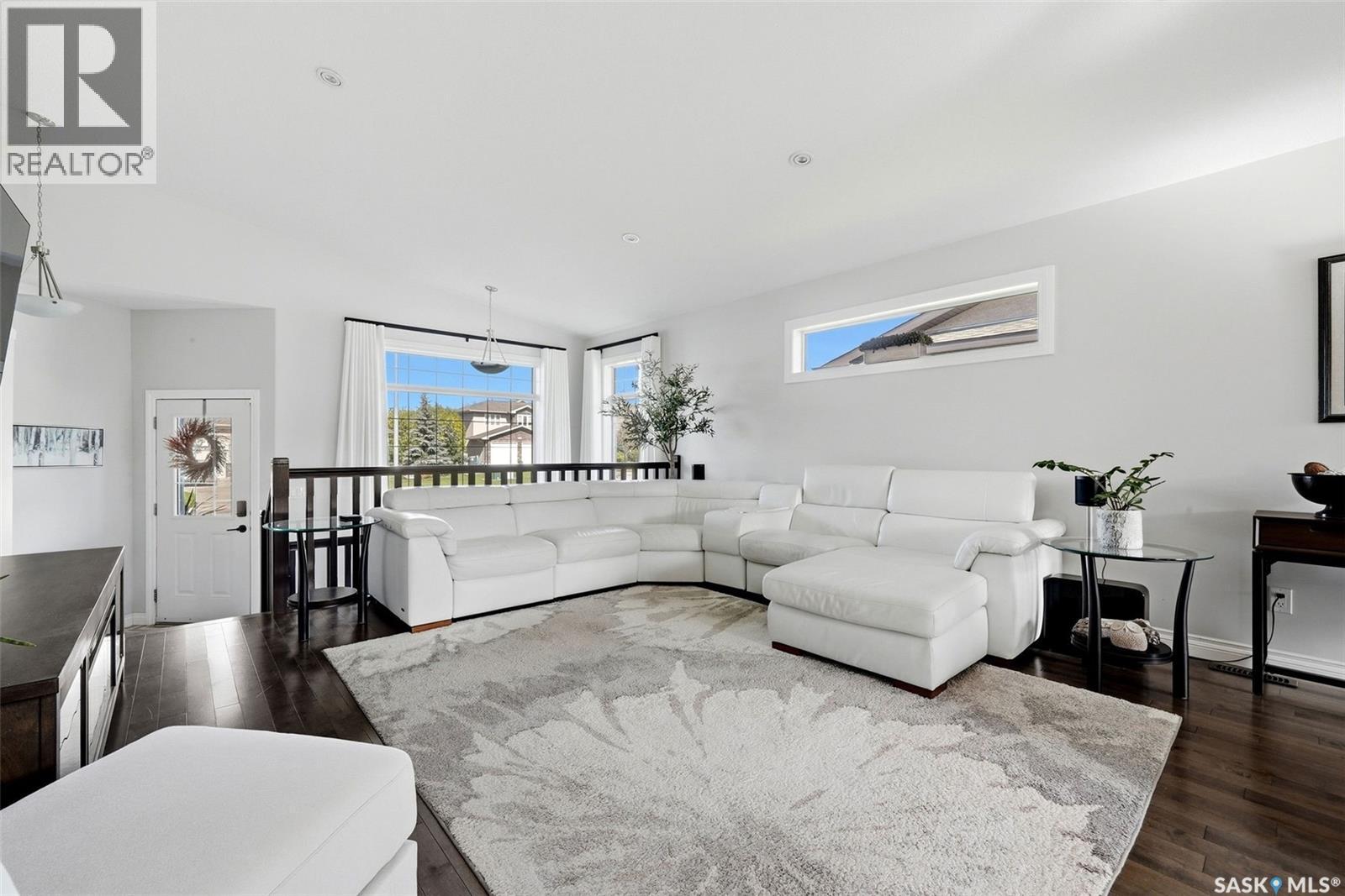 8 Lott ROAD E, White City — photo 4