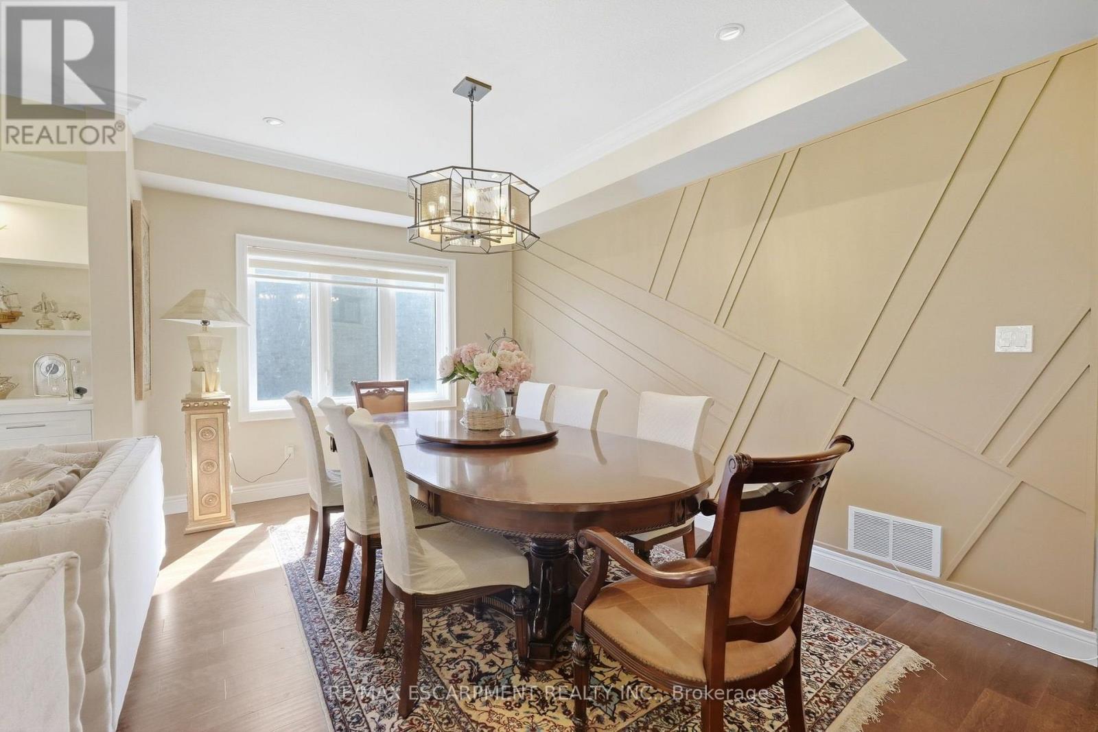 88 ERINGATE COURT - 14