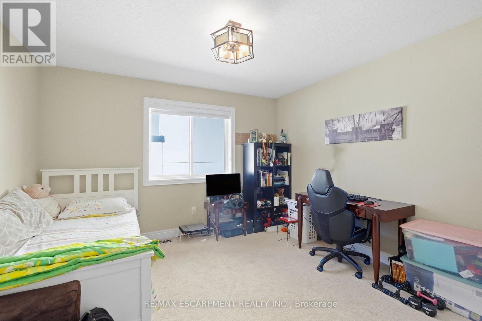 88 ERINGATE COURT - 34