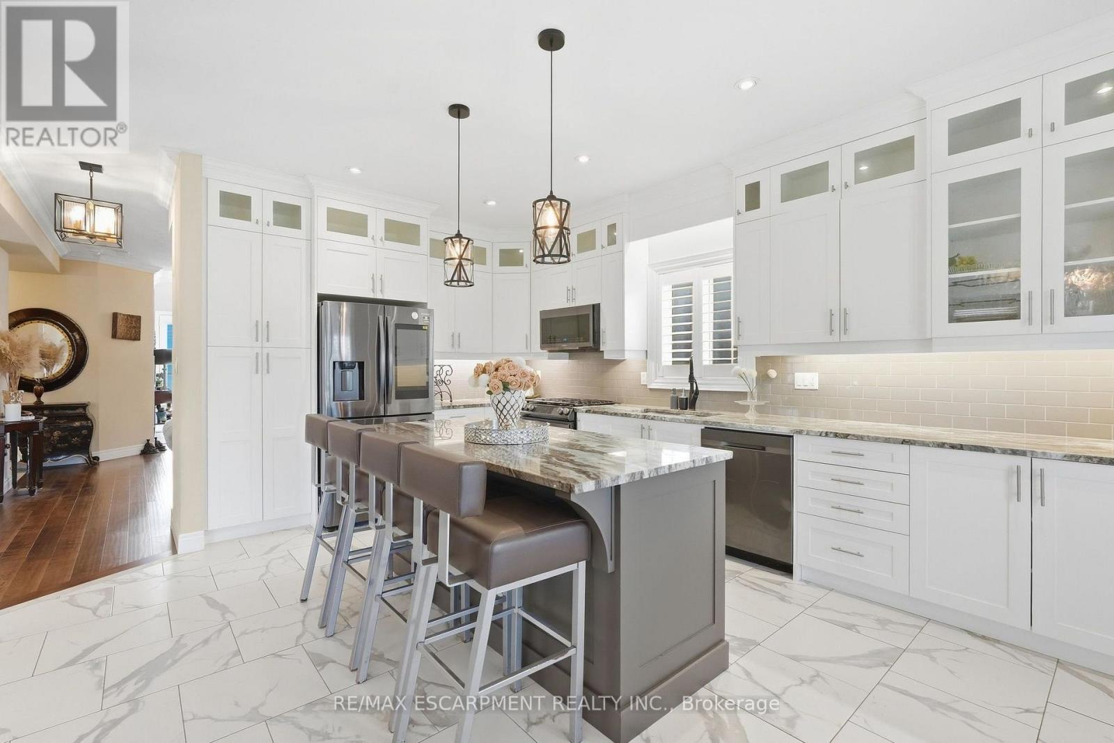 88 ERINGATE COURT - 5