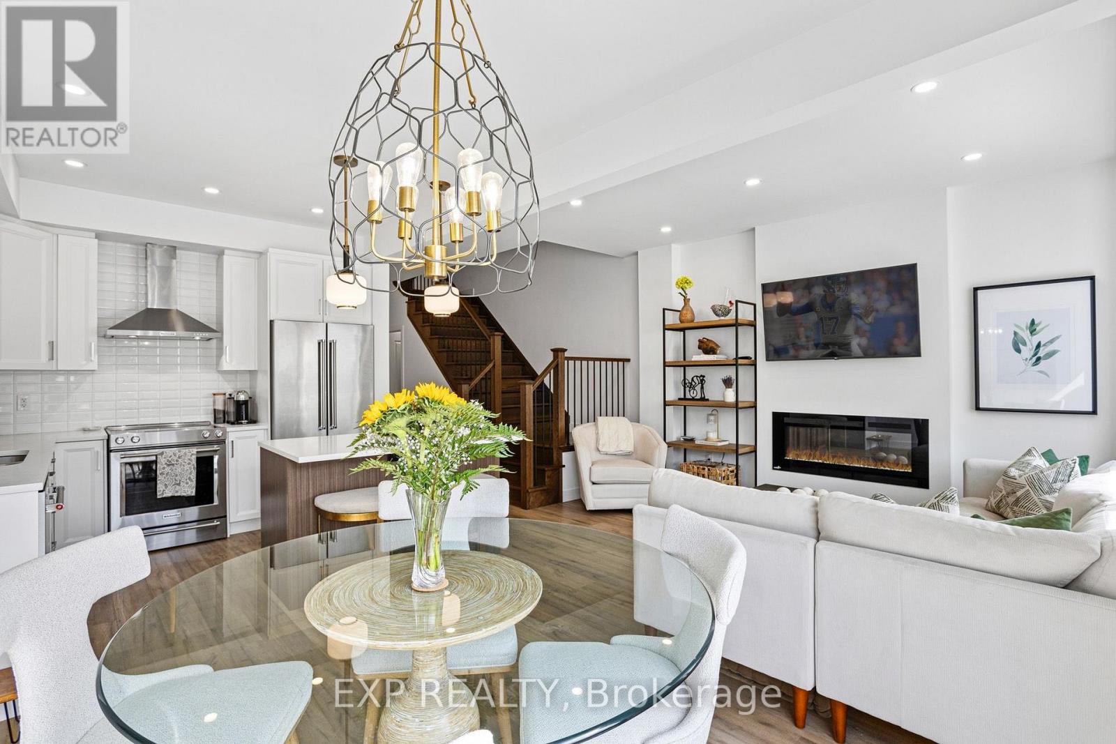 #25 166 MOUNT ALBION ROAD - 10