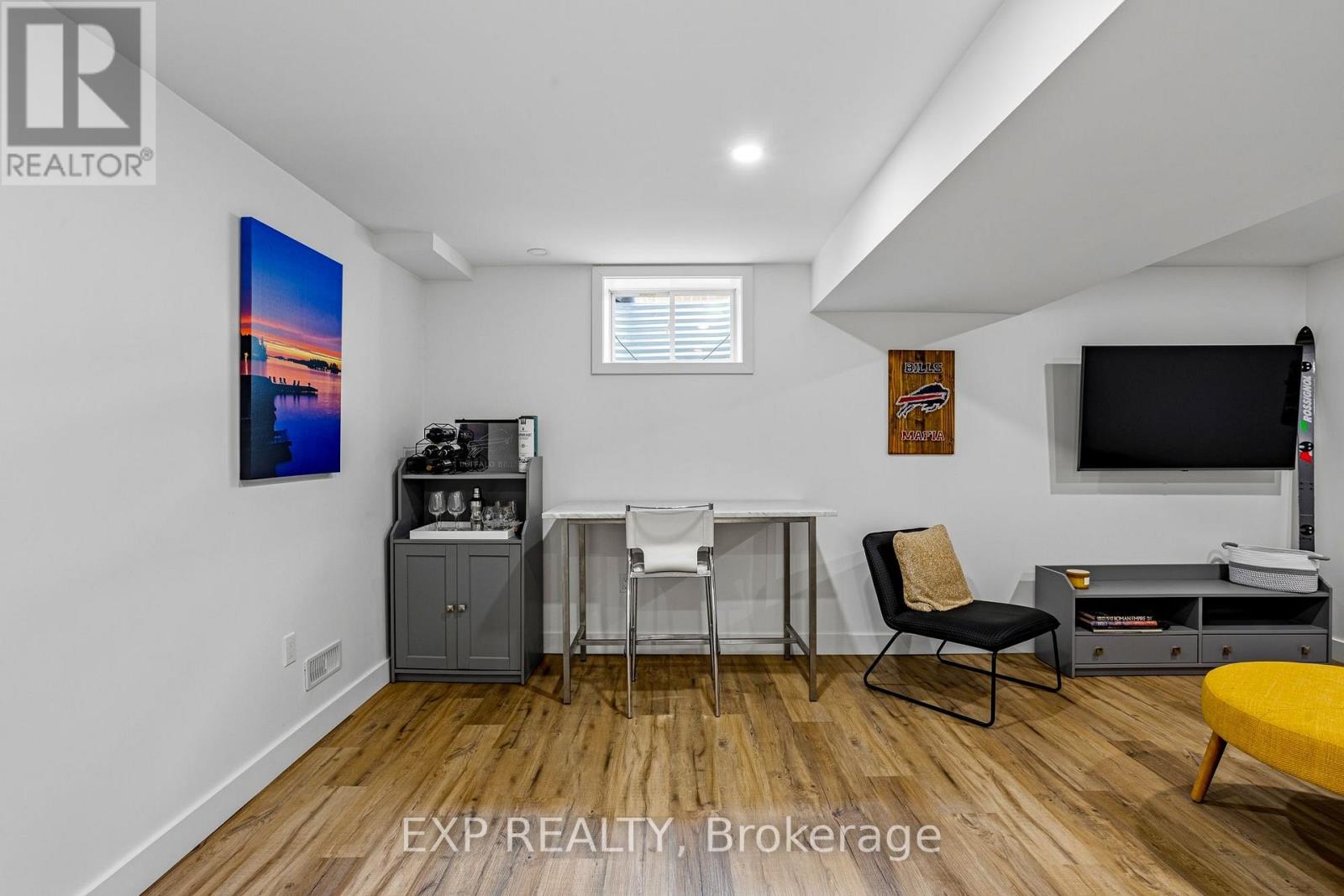 #25 166 MOUNT ALBION ROAD - 21