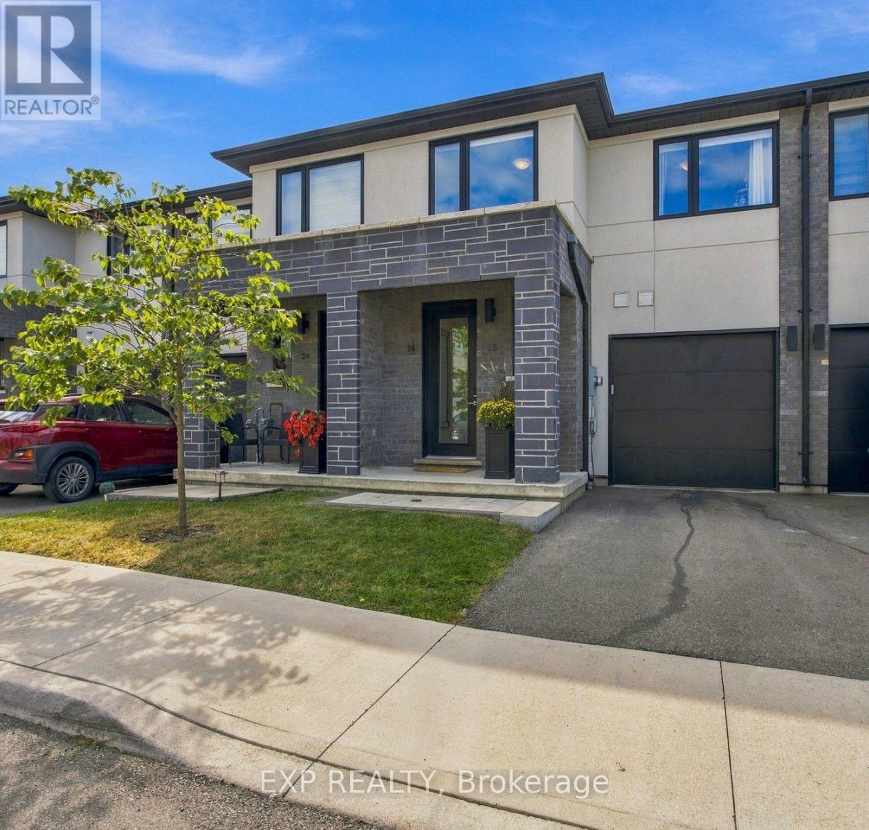 #25 166 MOUNT ALBION ROAD - 30