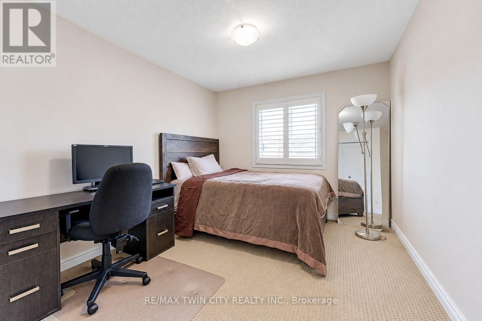 18 Crossbridge Avenue, Kitchener, ON photo 31