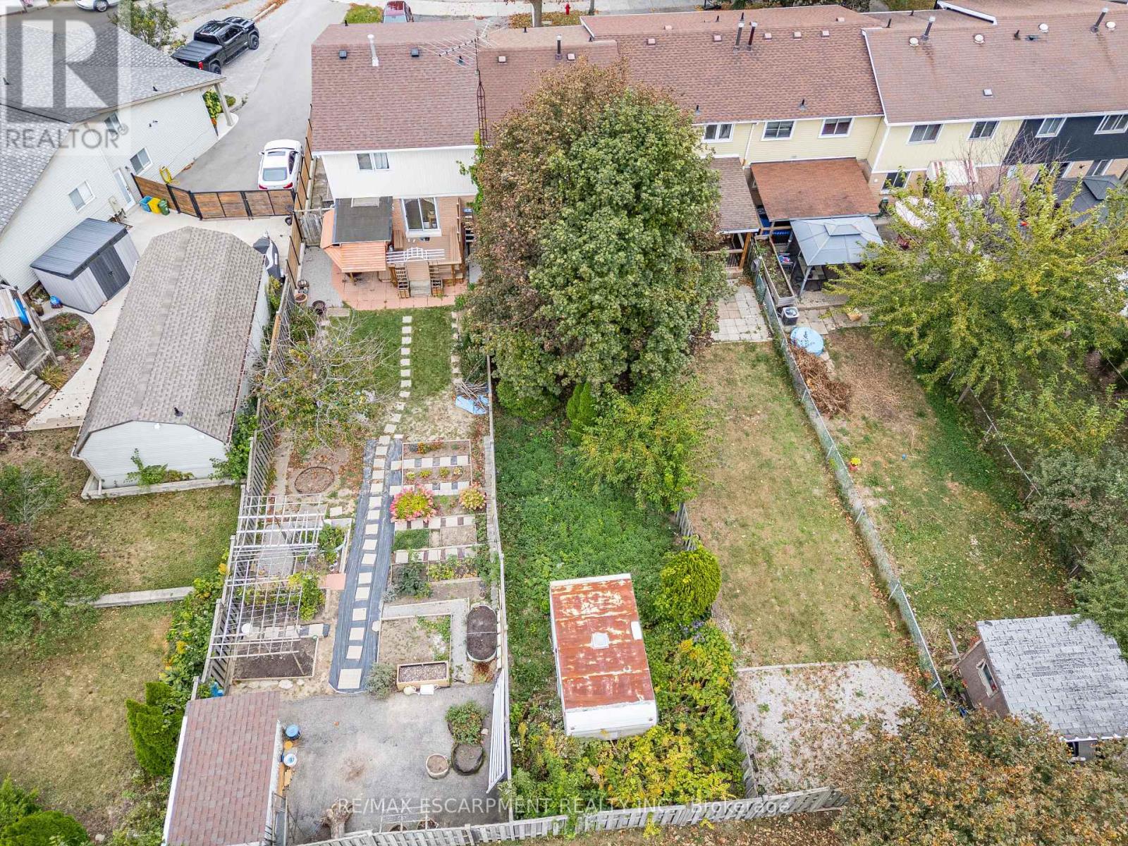 62 GLEDHILL CRESCENT - 4
