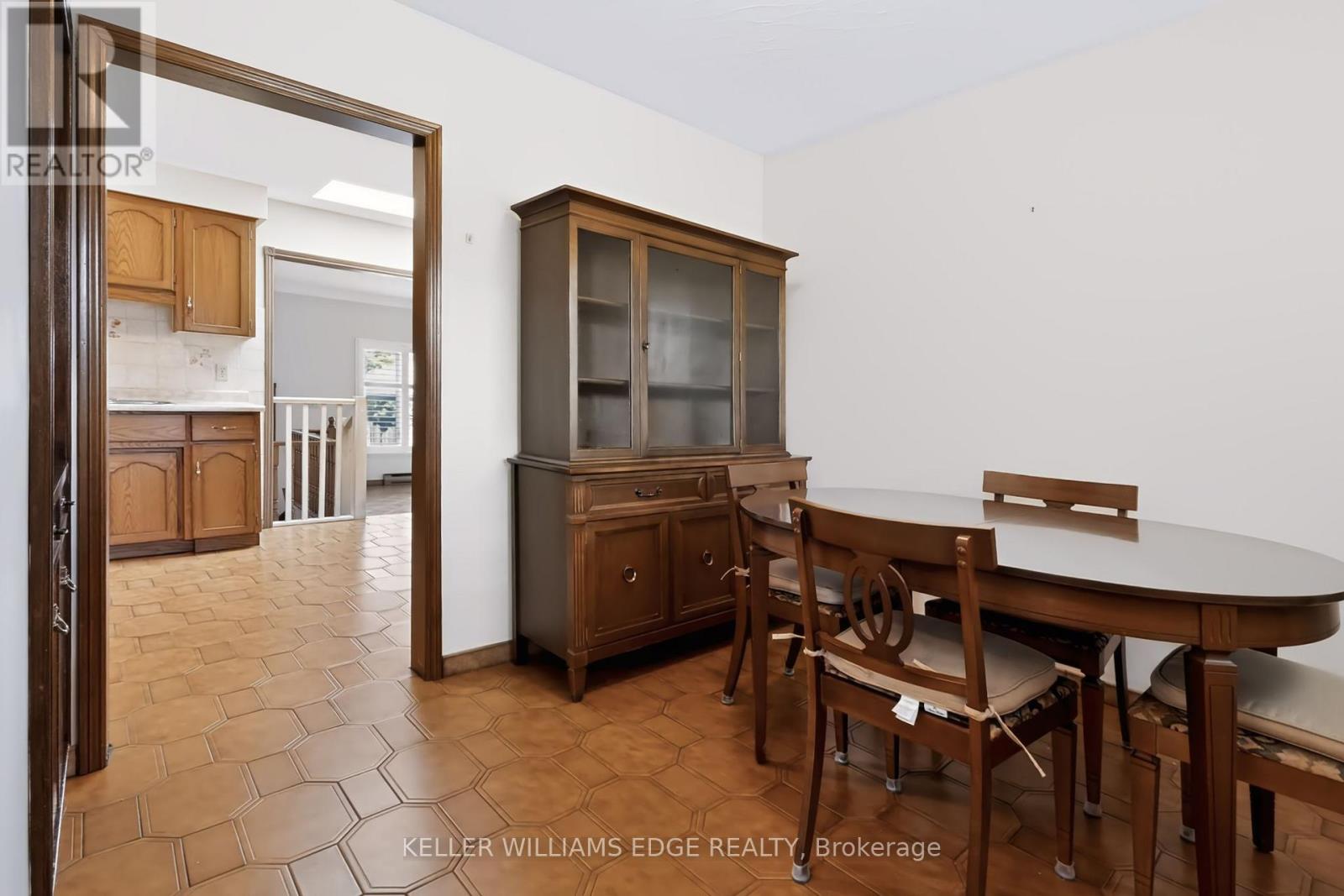 261 CARLA AVENUE - Image 15