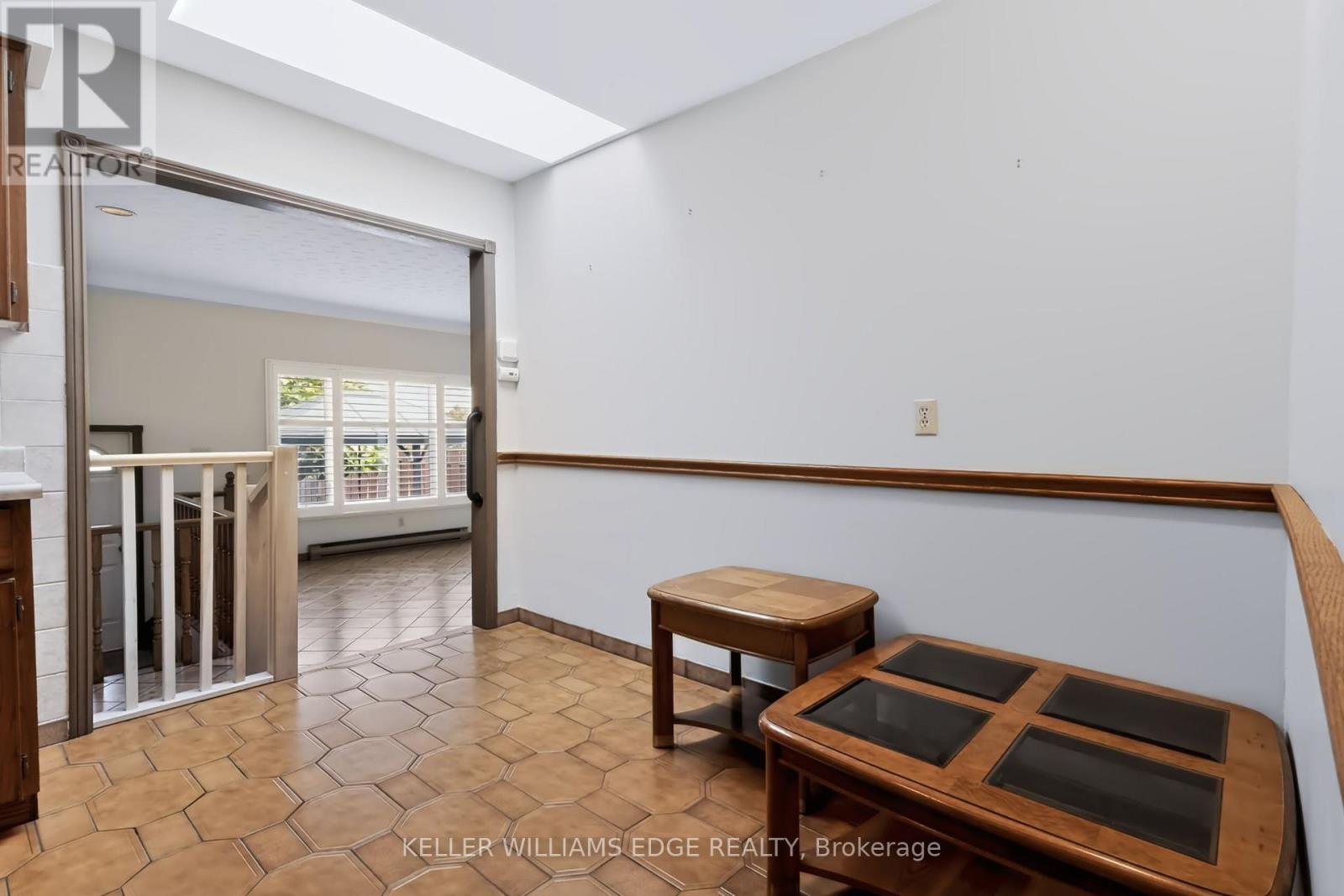 261 CARLA AVENUE - 18