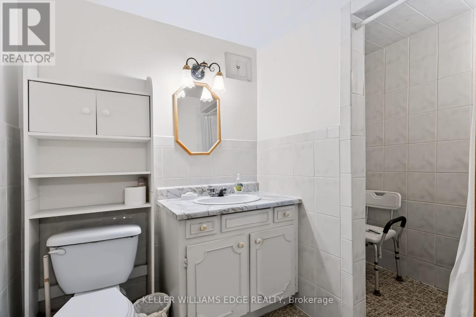 261 CARLA AVENUE - Image 30