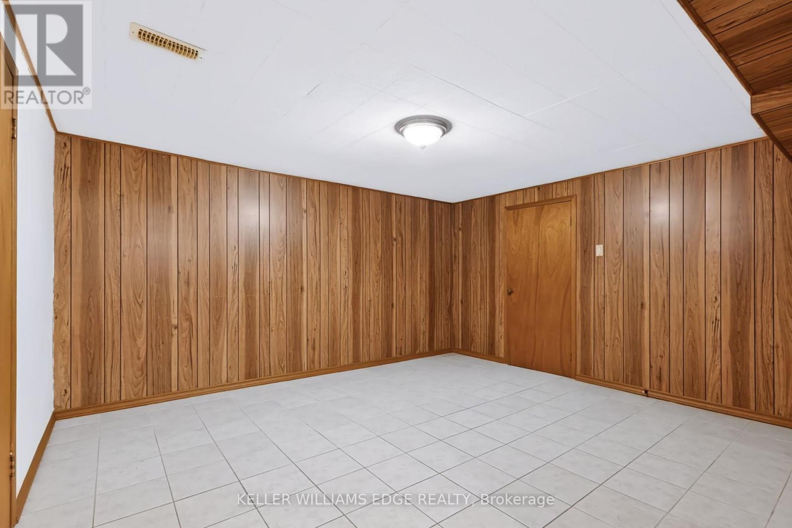 261 CARLA AVENUE - 31