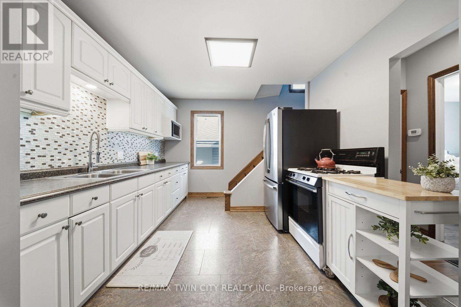 2214 William Shakespeare Street, Perth East, ON photo 18