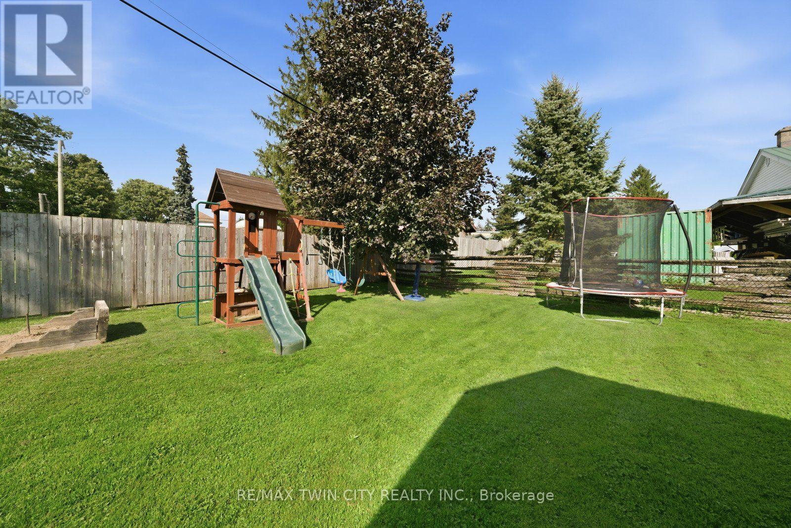 2214 WILLIAM SHAKESPEARE STREET - 42