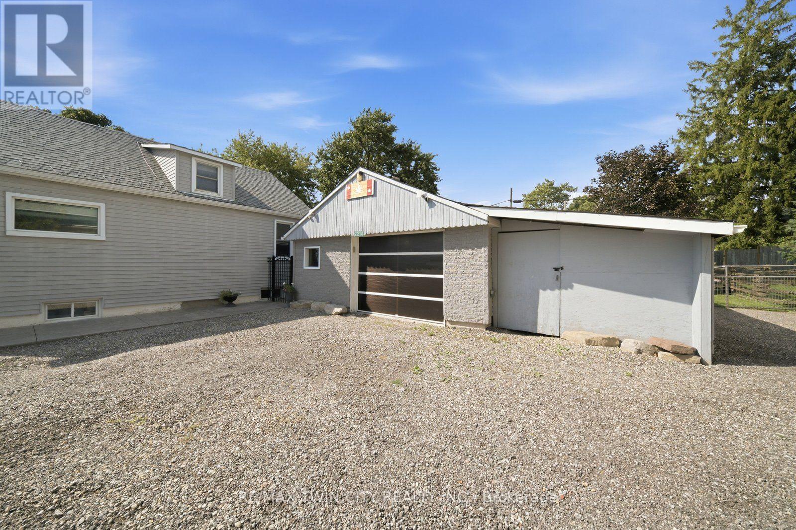 2214 WILLIAM SHAKESPEARE STREET - 6