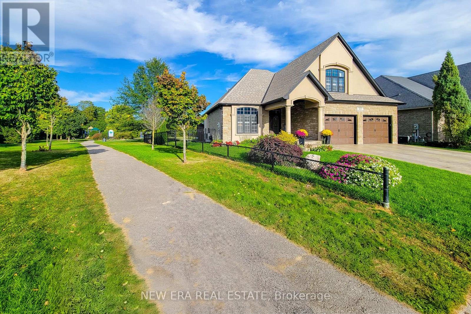 24 CARMICHAEL CRESCENT - 10