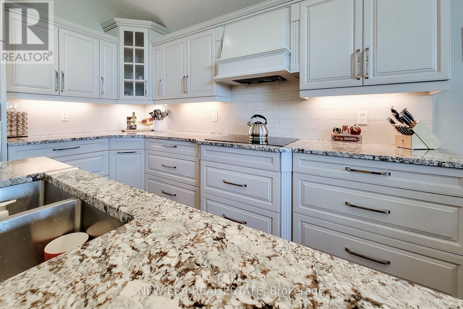 24 Carmichael Crescent, Brantford, ON photo 23