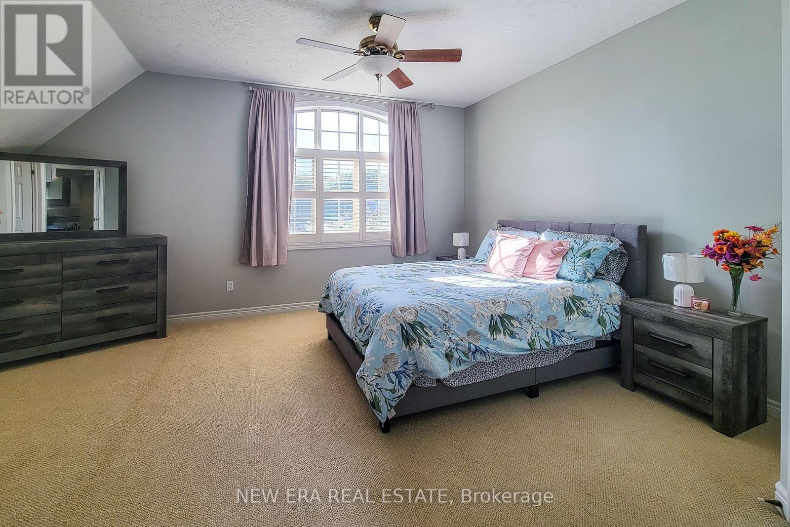 24 Carmichael Crescent, Brantford, ON photo 35