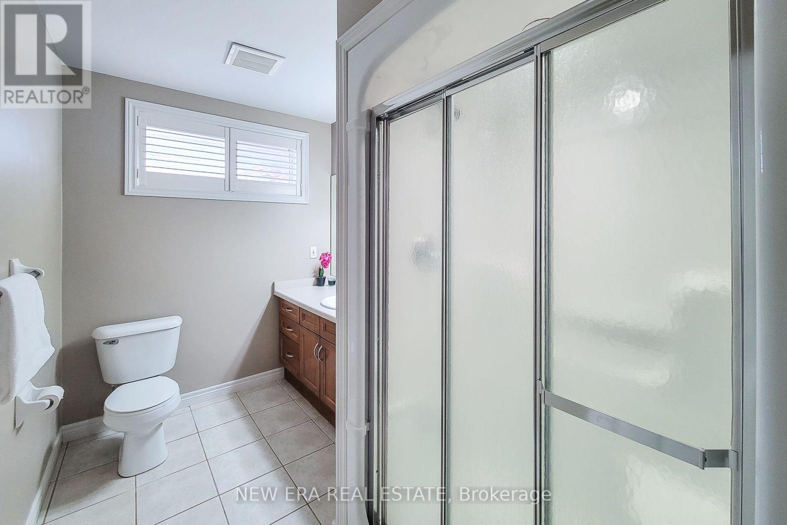 24 CARMICHAEL CRESCENT - 42